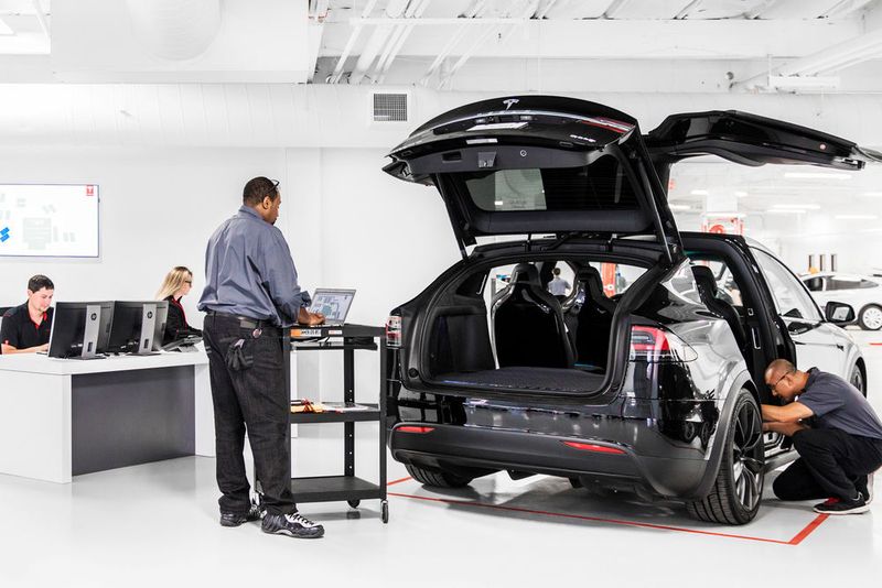 Nun hat sich Tesla dazu entschieden, keine Service-Intervalle mehr anzubieten. (Tesla)