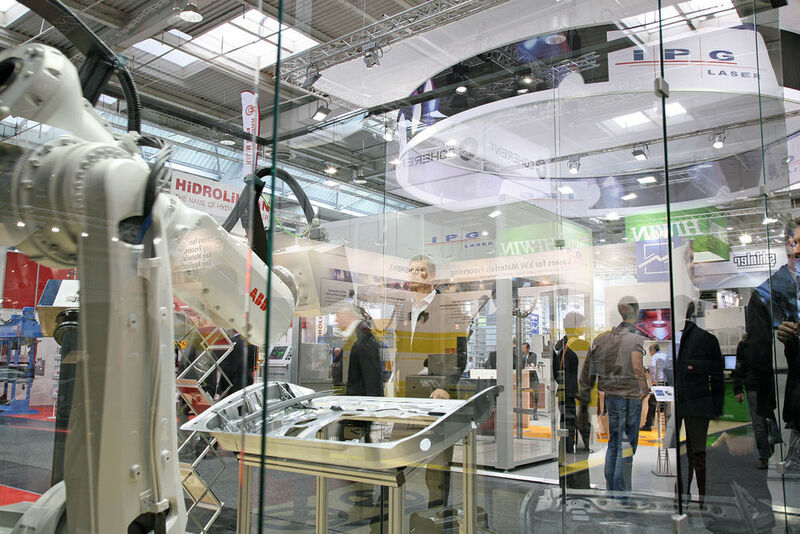 Die Euroblech widmet sich immer mehr der vernetzten Produktion. Impressionen der letzten Veranstaltung im Jahr 2014. (Mack Brooks Exhibitions)