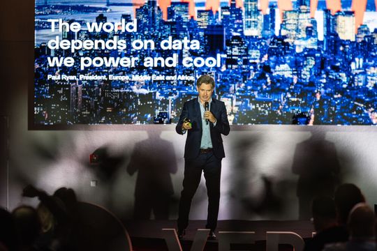 Paul Ryan, President EMEA bei Vertiv, in Zagreb: „Wir produzieren KI-Fabriken in Stückzahlen.“(Bild:  Vertiv)