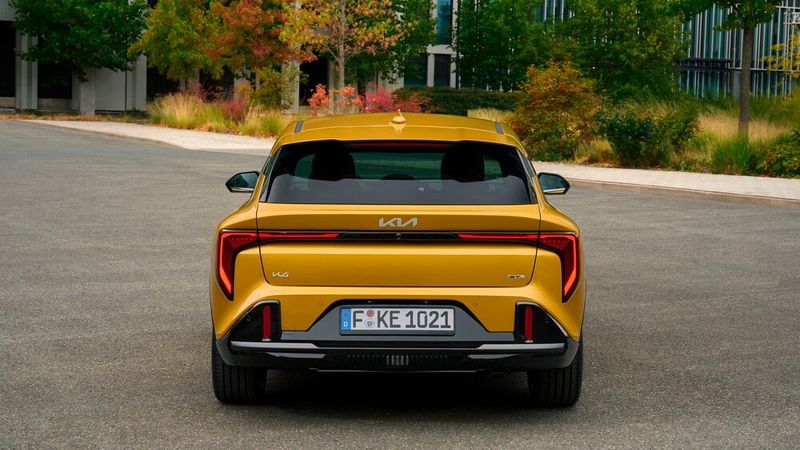 The entry-level model features a 1.0-liter turbo three-cylinder with 85 kW/115 hp and a manual transmission. (Image:Kia)