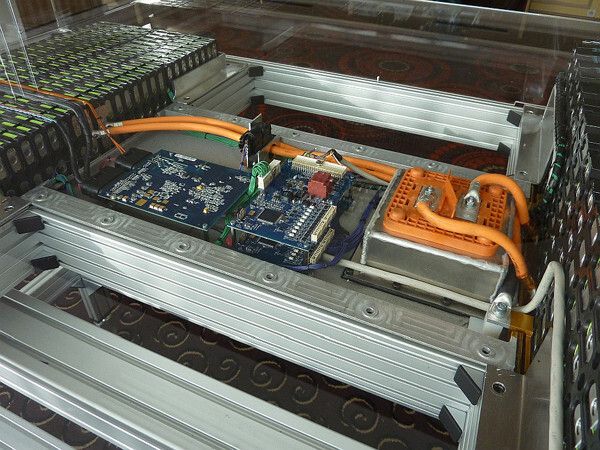 Dieser voll funktionsfähige Prototyp einer SmartBatt wurde beim European Electric Vehicle Congress in Brüssel einem internationalen Fachpublikum vorgestellt (AIT)