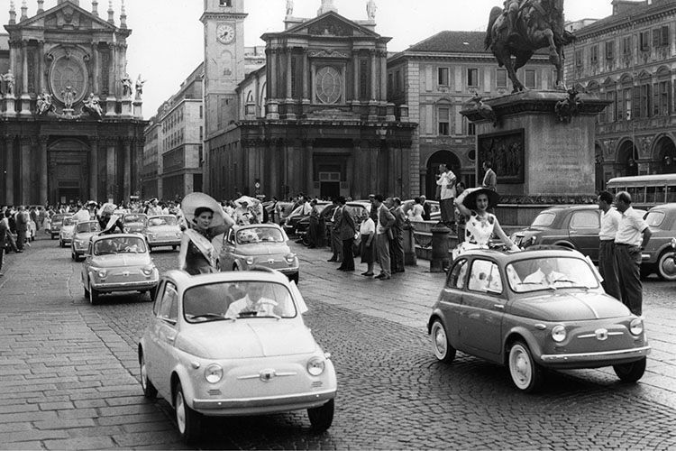 Die Premiere des Fiat 500 im Jahr 1957. (Fiat)