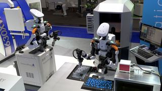 Die Smart Factory ist nach Ansicht vieler Experten das Idealbild der Produktion von morgen. Rollomatic präsentiert deshalb auf der Grindtec 2020 in Halle 5 am Stand 5077 realitätsnahe Systeme, die bei fast jedem Werkzeughersteller mühelos eingesetzt werden können, wie das Unternehmen verspricht.  (Rollomatic)