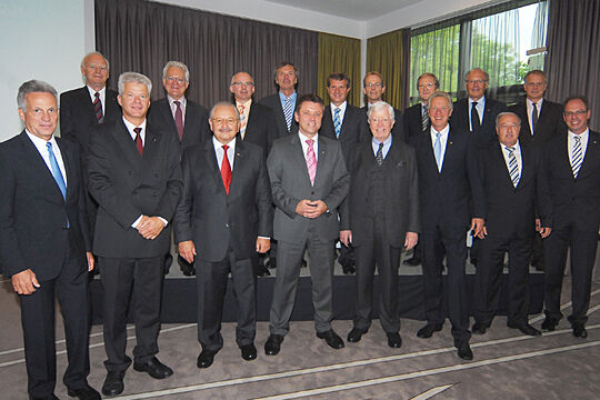 Die neu gewählte Vorstands- und Präsidiumsriege des ZDK. (Archiv: Vogel Business Media)