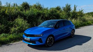 Der Opel Astra Electric kam Mitte 2023 auf den Markt und kostet in der getesteten GS-Ausstattung ab 45.060 Euro. (Bild: Rosenow – VCG)