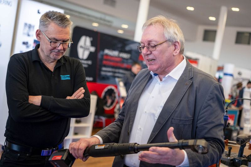 Im Mittelpunkt standen wieder viele Fachgespräche zwischen Besuchern und Ausstellern. (Bild: PHOTOVISION-DH GmbH)