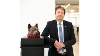 Abb.1: Dr. Wolfgang Kuster hat 1989 den Handel mit Gebrauchtgeräten in die Labor- und Analysentechnik gebracht. (Labexchange/FOTO KEIDEL)