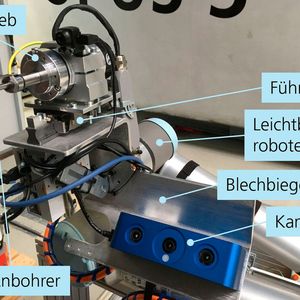 Leichtbauroboter mit Markiereinheit und 3D-Kamera. (Bild: DLR)