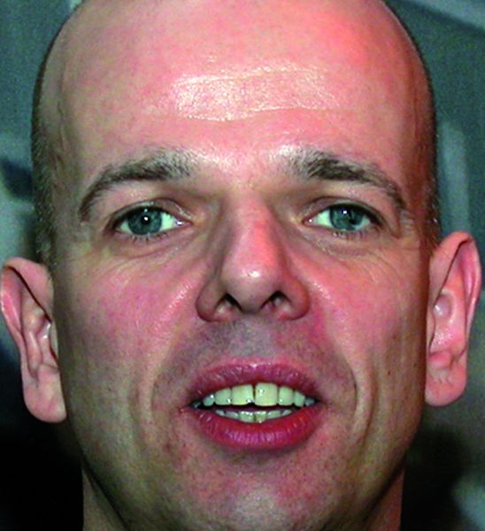 Rainer Joost, Vertrieb, 
Vanderlande Industries:  „Unser System Variostore HDS 
bietet sehr hohe Durchsatz-
leistungen bei vergleichsweise 
deutlich niedrigeren Kosten per Doppelspiel.“ Bild: Irrgang (Archiv: Vogel Business Media)