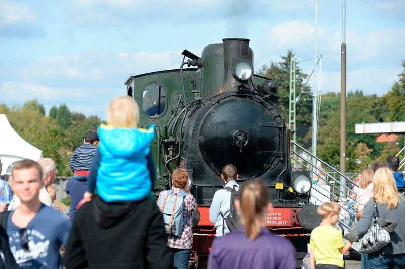 Am Wochenende war das Messegelände für alle Bahnbegeisterte eröffnet, die neben reichlich Unterhaltung auch viele spannende Informationen geboten bekamen. (Messe Berlin)