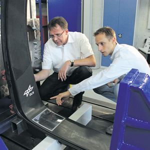 Bei einem Crash nehmen CFK-Spanten etwa doppelt so viel Energie auf wie baugleiche Metallkomponenten. Das wurde in Tests nachgewiesen. Bild: DLR