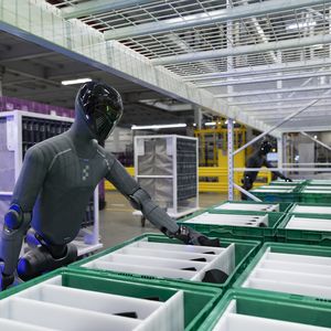 The advantage of humanoid robotics is seen as a value-adding complement to existing automation.(Source:  BMW Group)