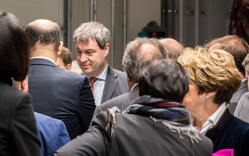 Staatsminister Markus Söder machte sich persönlich ein Bild von der 3D-Druck-Fabrik... (konstruktionspraxis/Richter)