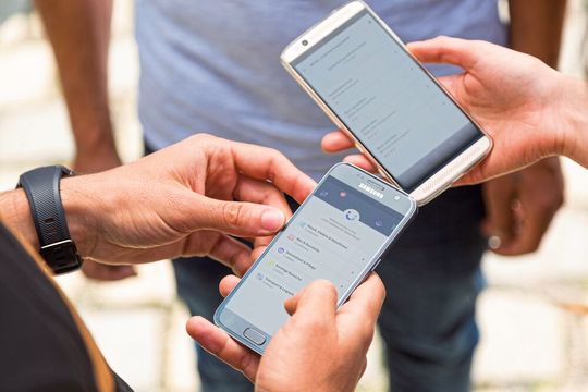 Die Lunes-App hilft Azubis verschiedener Branchen. Die Lunes-App hilft Azubis verschiedener Branchen.