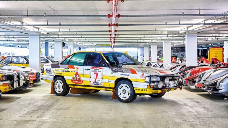 Der Audi 200 Quattro Safari in der historischen Sammlung der Audi AG, umrahmt von weiteren Rallye-Ikonen und Le-Mans-Legenden. (Bild: ©Stefan Warter/Audi AG)