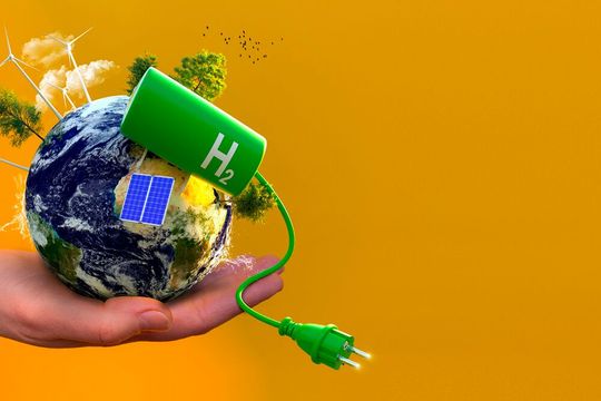 Wasserstoff als Energieträger – vor allem die grüne Variante – ist die Hoffnung in Sachen Klimaneutralität. Die Hannover Messe 2023 ist deshalb eine Bühne für das Know-how von gut 500 Unternehmen, die sich zusammen um die gesamte Wasserstoff-Lieferkette bemühen.(Bild:  Deutsche Messe)