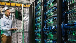 Industrieunternehmen nutzen zunehmend die Cloud, um ihre Digitalisierung effizient voranzutreiben und damit deutliche Vorteile hinsichtlich Agilität, Zukunftssicherheit und Kostenreduktion zu erzielen. (Bild: ©Jetta Productions/Blend Images LLC/Oracle)