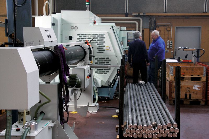 Gesamtansicht der Anlage, die eine 99-prozentige Verfügbarkeit bringen muss. Während eines Arbeitstages beansprucht die Maschine lediglich 1,5 Mannstunden. (Bild: Matthias Böhm)