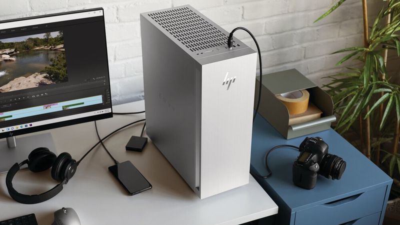 Der Envy-Desktop-PC ist ein stylischer Tower mit leistungsstarkem Innenleben.  (HP)
