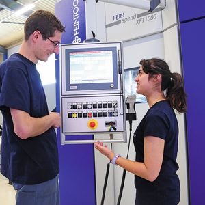 Mit der Feintool-Motion-Control-Steuerung in der XFT 1500speed können Bewegungen wie Beschleunigung, Ausbringung und Zwischenstopps bis auf 2 ms genau definiert werden.