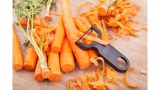 Pilze, die auf Möhrenresten wachsen, können als nachhaltige und schmackhafte Proteinquelle dienen. (Symbolbild) (Bild: © D. Ott - stock.adobe.com)