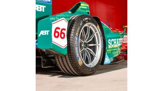 In der Formel E arbeiten Schaeffler und der Elektromotorenhersteller Compact Dynamic bereits zusammen. Nun hat Scheffler das Unternehmen mehrheitlich übernommen. (Abt/Schaeffler)