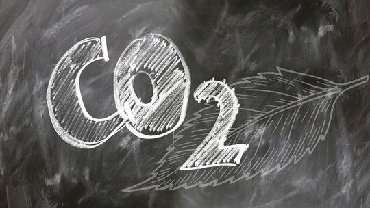 Den zukünftigen Kohlenstoffbedarf der Industrie mittel- bis langfristig klimaneutral zu decken, ist eine zentrale Herausforderung.(Bild:  frei lizenziert /  Pixabay)