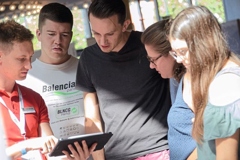 Wenn die Anfahrtszeit kurz genug ist, lohnt sich ein Besuch auch nur für ein paar Stunden. Termine bei den Firmen braucht man hier keine, meist ist sofort ein Ansprechpartner für Fragen verfügbar. (Bild: Stefan Stark)