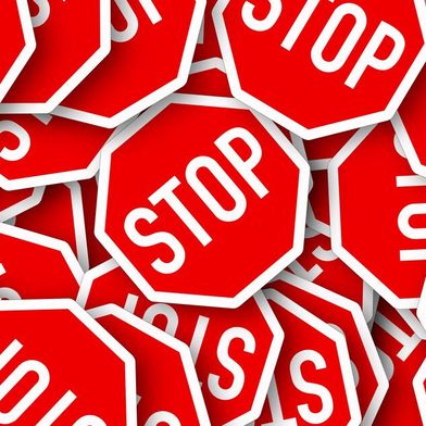 Hohe Energie- und Standortkosten belasten die ostdeutsche Chemieindustrie: Laut VCI-Umfrage will jedes zweite Unternehmen seine Investitionen 2026 und 2027 zurückfahren. (Bild: frei lizenziert)