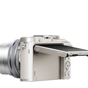 Das klapp- und neigbare Drei-Zoll-Display ist für Selfies äußerst praktisch. 
