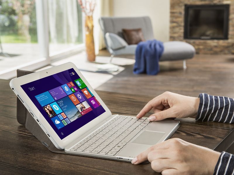 Mit der optionalen Bluetooth-Tastatur mutiert das größere Encore 2 zum Mini-Notebook. (Bild: Toshiba)