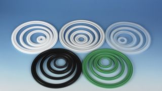 Linnemann bietet viele verschiedene Klemmdichtungen an (von links): PTFE (weiß), EPDM (schwarz), PTFE-FKM (weiß), FKM (grün), VMQ (transparent). (Archiv: Vogel Business Media)