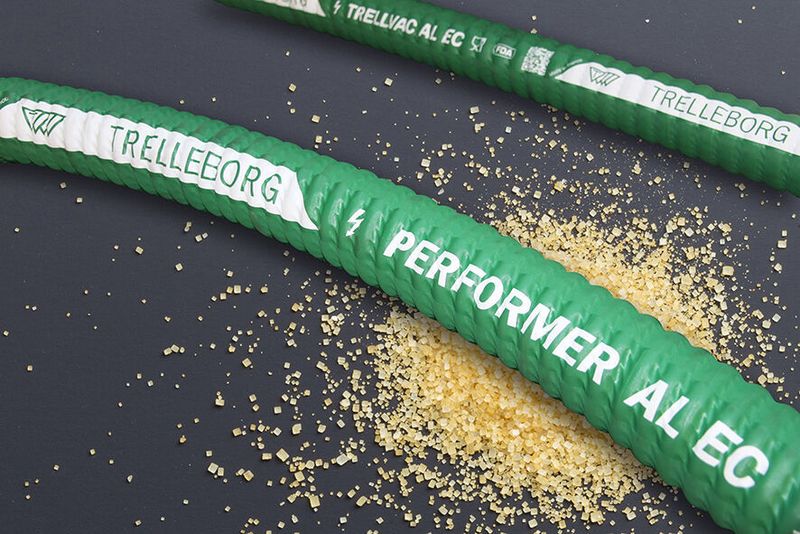 The hoses are suitable for a wide variety of industries and applications that are conveying powder pneumatically, in particular those that require white hoses. (Trelleborg)