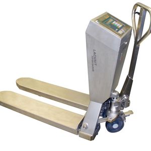 EAP Lachnit fertigt robuste Wiegehubwagen mit hochwertigen Waagen, auf Wunsch auch mit Funkanbindung und mobilem Drucker.