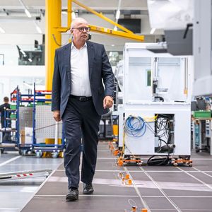 Jörg Ellerkmann studierte Maschinenbau an der RWTH Aachen, war von 2015 bis 2019 Managing Director bei Trumpf in Singapore, anschliessend Leiter Produktmanagment bei Trumpf Deutschland und ist seit 2024 Leiter Vertrieb & Service der TRUMPF Schweiz AG in Grüsch.(Bild:  Trumpf Schweiz AG)
