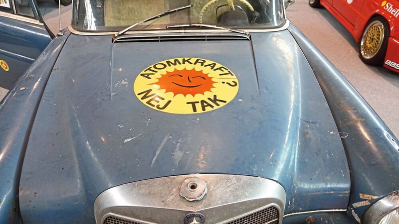 Dieser Aufkleber dürfte die Ehrlichkeit dieses Scheunenfundes untermauern. (Bild: Dominsky –  »kfz-betrieb«)