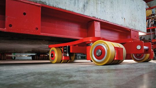Kreiselfahrwerk JKB 14 unter Last mit Arretierung zum Fixieren der Laufrollen.(Bild:  Jung)