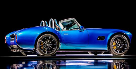 Die neue Cobra bietet einige zeitgemäße Details – zum Vergrößern bitte klicken.(Bild:  AC Cars)