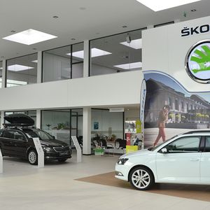 Innen und außen folgt der Neubau den aktuellen CI-Richtlinien von Skoda. Allerdings hat die Peter-Gruppe im Obergeschoss einige Konferenzräume für alle Häuser in Nordhausen eingerichtet.(Foto:  Grimm)