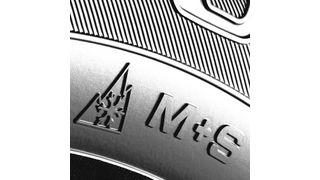 Reifen mit Schneeflockensymbol müssen ab Winter 2020 auch auf der Lenkachse von Lkws und Bussen montiert sein. (Goodyear)