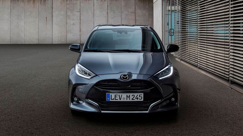 Der Kleinwagen wird den bekannten Mazda-2-Benziner flankieren. (Mazda)