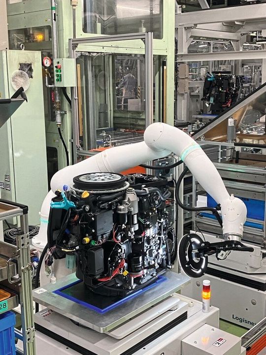 The seven-axis collaborative robot from Yamaha Motor is equipped with Harting connectors.(Image: Yamaha Motor)