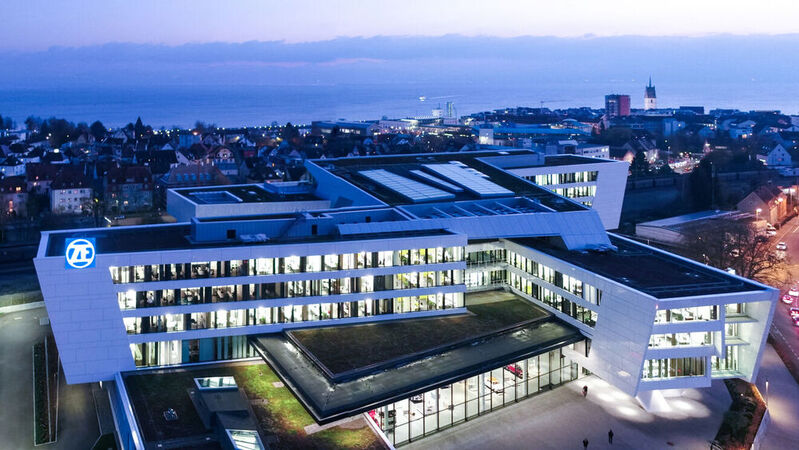 ZF-Zentrale in Friedrichshafen. Das Unternehmen kann sich nach wie vor in der weltweiten Zulieferer-Top-Ten behaupten. 