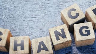 Das Kfz-Gewerbe befindet sich mitten in einem Umbruchprozess, der manche Chancen, aber auch viele Risiken beinhaltet. (Bild: © peterschreiber.media - stock.adobe.com)