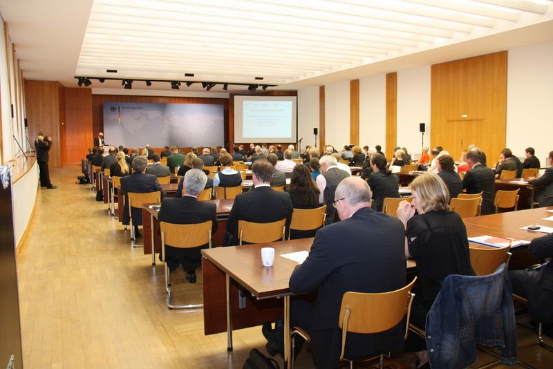 Insgesamt wird den Vertretern der Branche deutlich, dass es für Unternehmen vorteilhaft ist, wenn man die angebotene Unterstützung des Auswärigen Amts wahrnimmt. (Bild: Finus)