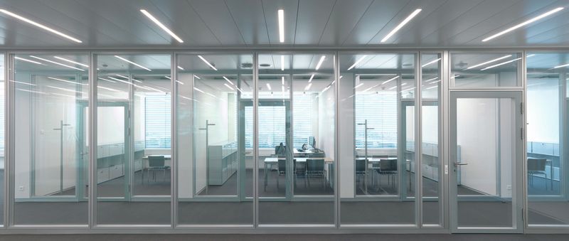 In kürzester Zeit enstand am Schweizer Roche-Standort Basel/Kaiseraugst in Modulbauweise ein neues Aus- und Weiterbildungszentrum mit 16 Laboren. (Bild: F. Hoffmann - La Roche)