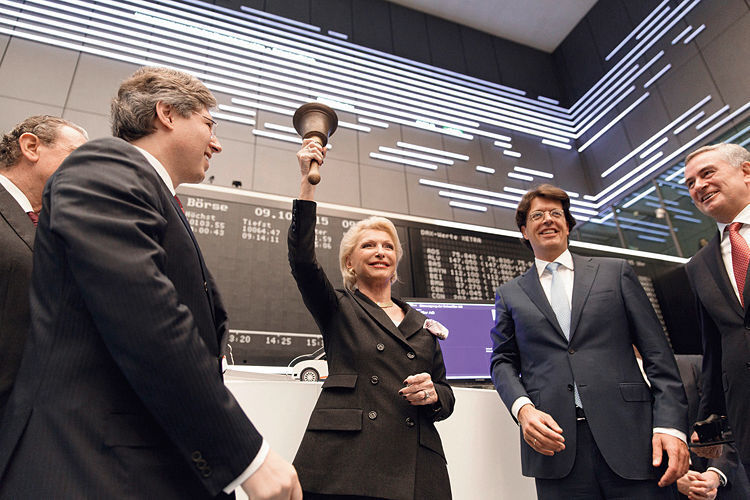 2015 ging Schaeffler an die Börse (in der Mitte Maria-Elisabeth Schaeffler-Thumann). (Schaeffler)