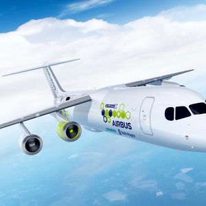 Airbus, Rolls-Royce und Siemens haben sich zusammengeschlossen, um in Kürze einen Flugdemonstrator zu entwickeln, der ein bedeutender Schritt für die hybrid-elektrische Antriebstechnik von Verkehrsflugzeugen bedeutet.