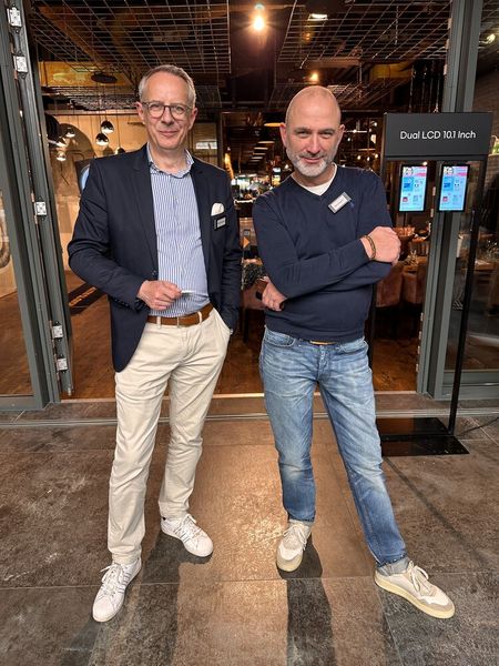 Volker Scharnberg (ITZ) und Marco Lippert (Concept International) werden auch ihr Glück versuchen. (Bild: Vogel IT-Medien)