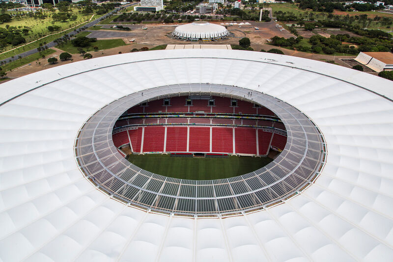 Wie ein großes Auge wirkt der Innenring des Daches aus Makrolon Platten. (Bild: Tomás Faquini, Brazilian Ministry of Sports / Brasilianisches Sportministerium)